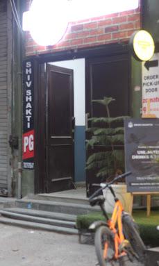 Sec 7 Shiv Shakti PG for Students Fully furnished clean safe environment. near PNB Bank. 7827970547.
