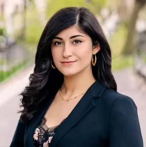 Lyndsey Casagrande – Compass NYC Agent Licensed salesperson since 2016, Lyndsey brings a marketing-driven, client-first approach to real estate. Fluent in English & French, she specializes in residential sales, rentals, listings, and property management across Manhattan neighborhoods like NoMad, Flatiron, Greenwich Village, and Upper East/West Side. casagrandenyc.com+10compass.com+10casagrandenyc.com, +1 (732) 614‑8835 • lyndsey.casagrande@compass.com