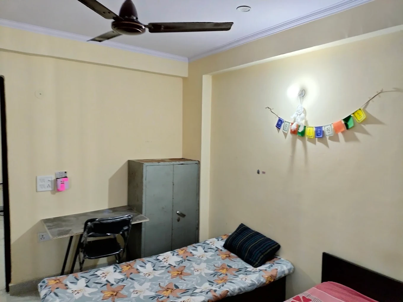 Sec 7 Rooms Available for Boys/Men, Safe and Comfortable Stay, H3M9+CXF, Palam Kunj,